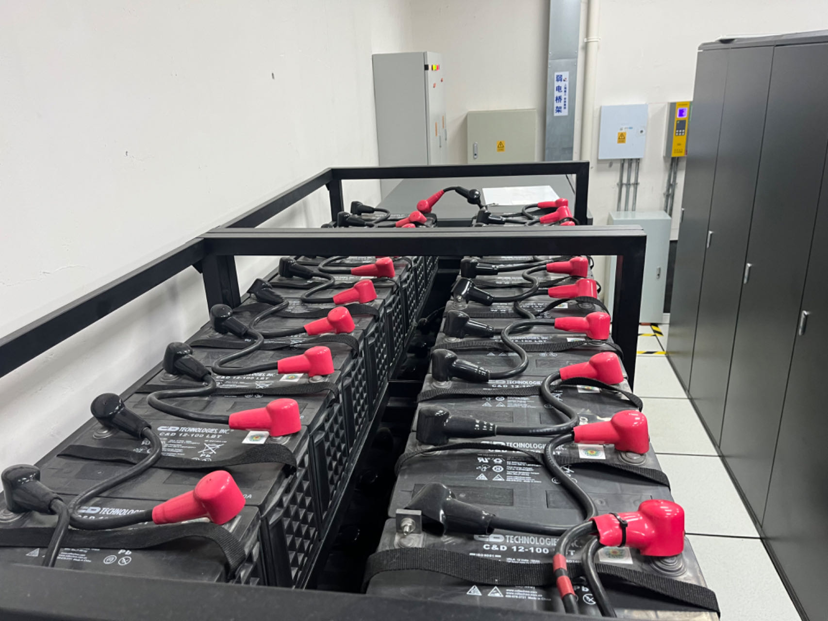 ups電(diàn)池組移位